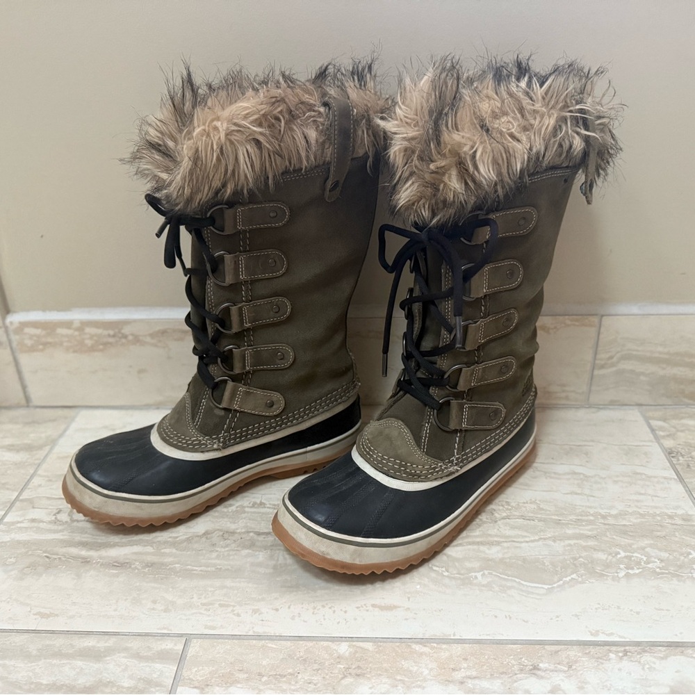 Sorel “Joan of Arctic “ Faux Fur-Lined Winter Waterproof Boots